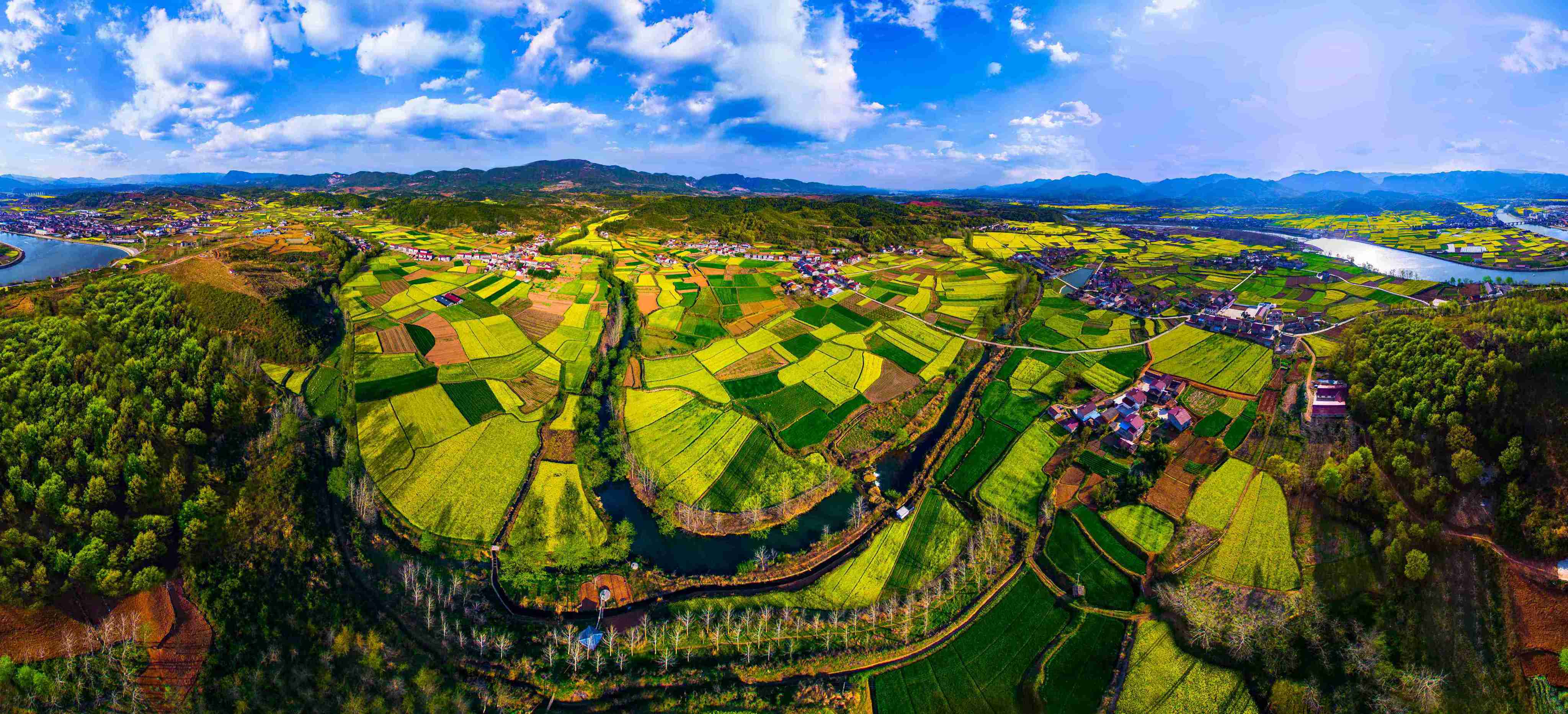 遠安七彩馬渡河